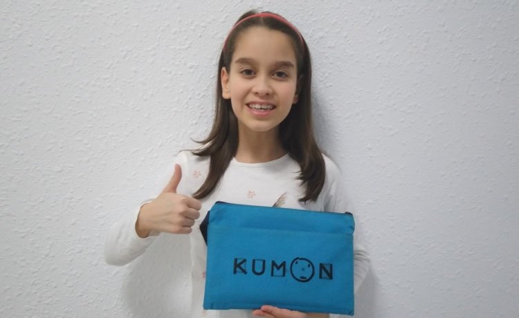La Sara és alumna avançada en els tres programes de Kumon. 